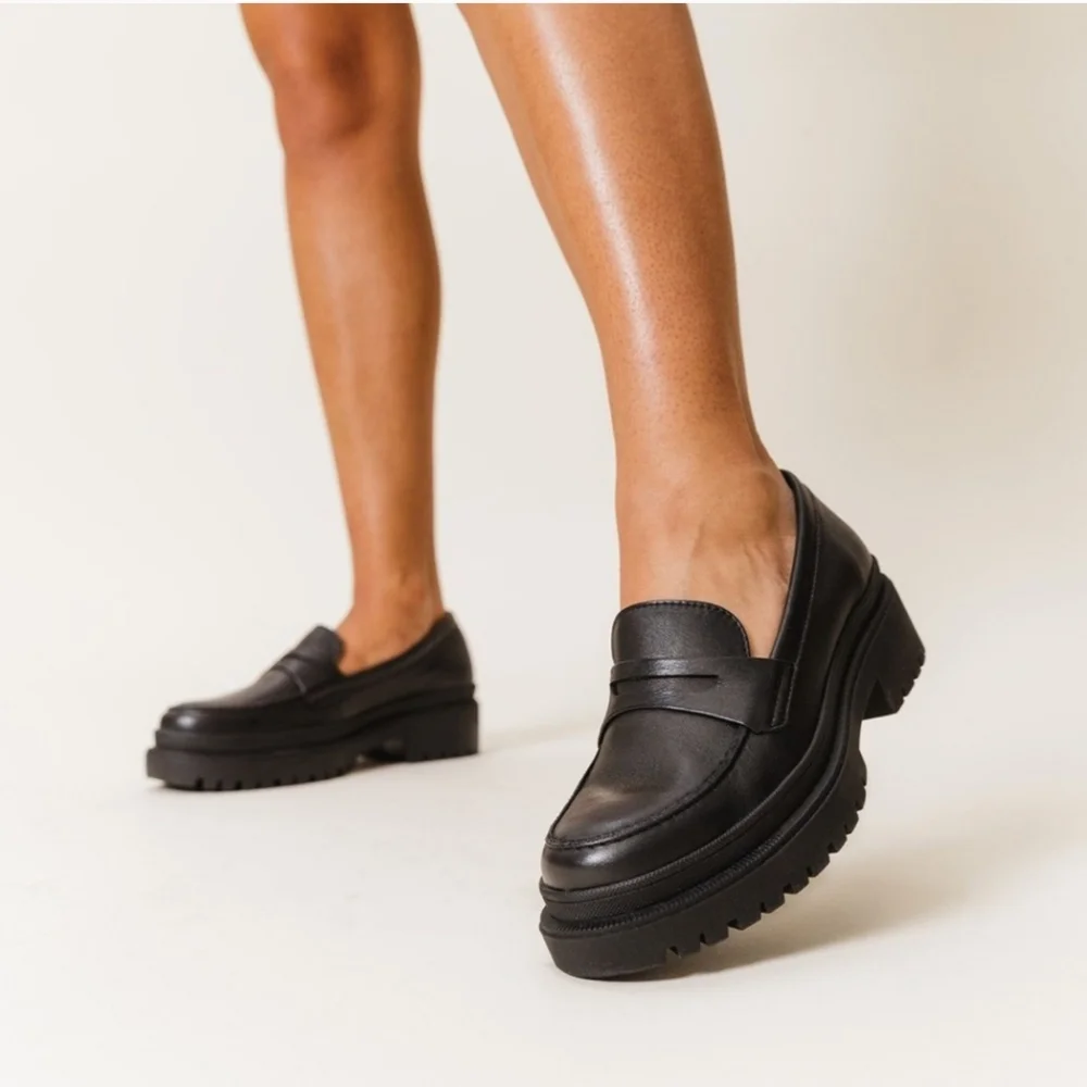 Portland Leather Zoe Chunky Leather Loafers EUC - Picture 2 of 10